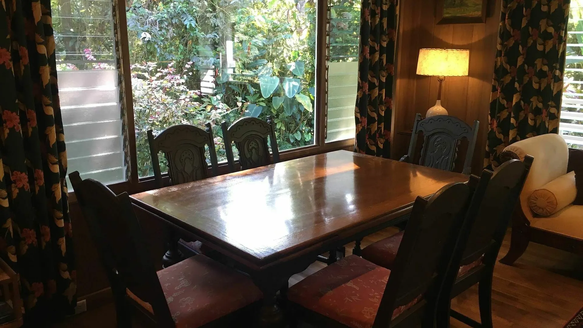 Hilo Bay Hale Bed And Breakfast Hotel